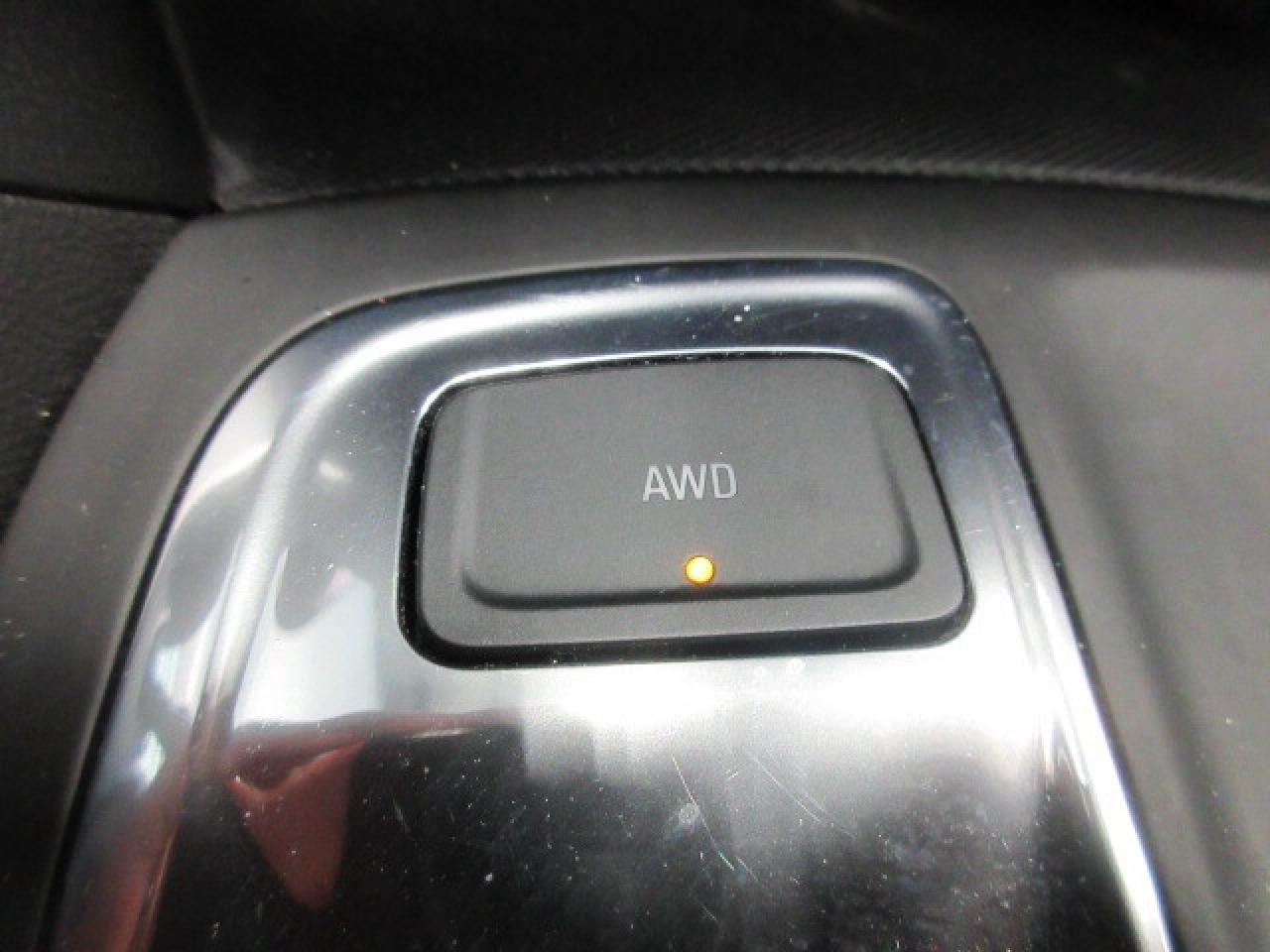 2021 Chevrolet Equinox LT AWD, ALLOYS, APPLE/ANDROID, HTD. SEATS, 61K! Photo