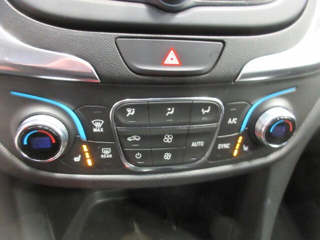 2021 Chevrolet Equinox LT AWD, ALLOYS, APPLE/ANDROID, HTD. SEATS, 61K! Photo