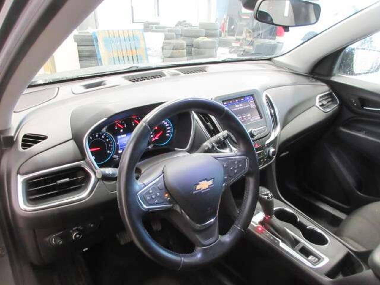 2021 Chevrolet Equinox LT AWD, ALLOYS, APPLE/ANDROID, HTD. SEATS, 61K! Photo