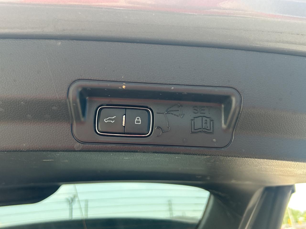 2021 Ford Explorer XLT   6 Passenger   Leather Photo