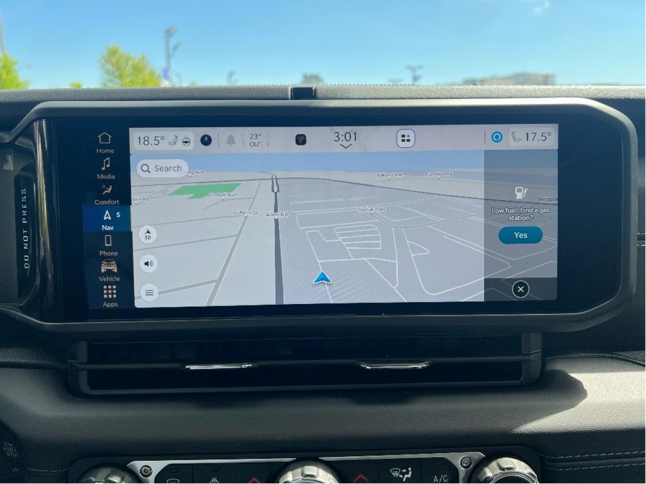 2025 Jeep Wrangler Sahara w/Leather, Technology, Safety, Steps Photo