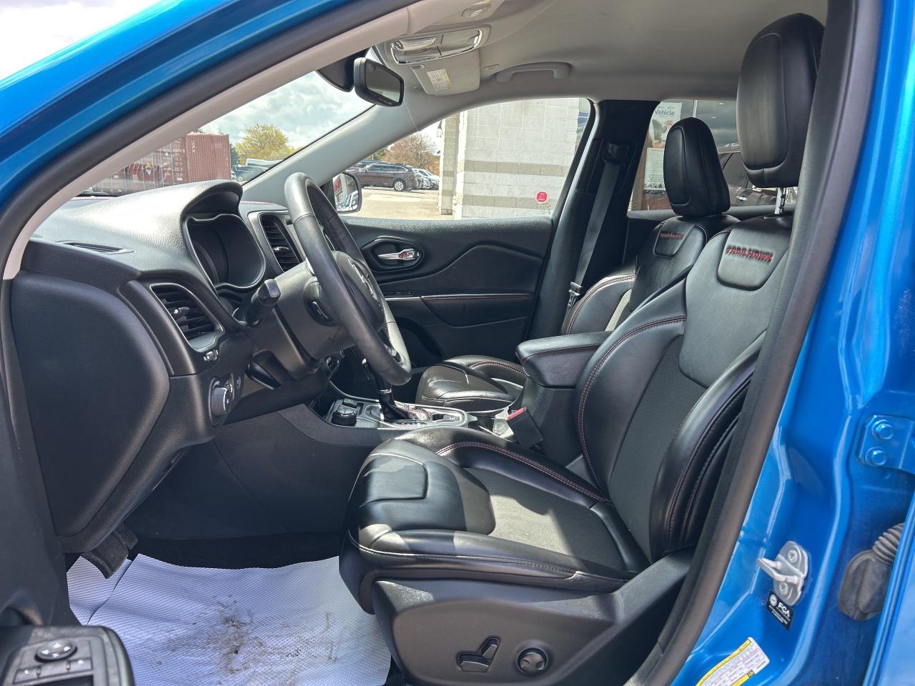 2022 Jeep Cherokee Trailhawk w/Navigation, Trailer Tow, Black Rims Photo