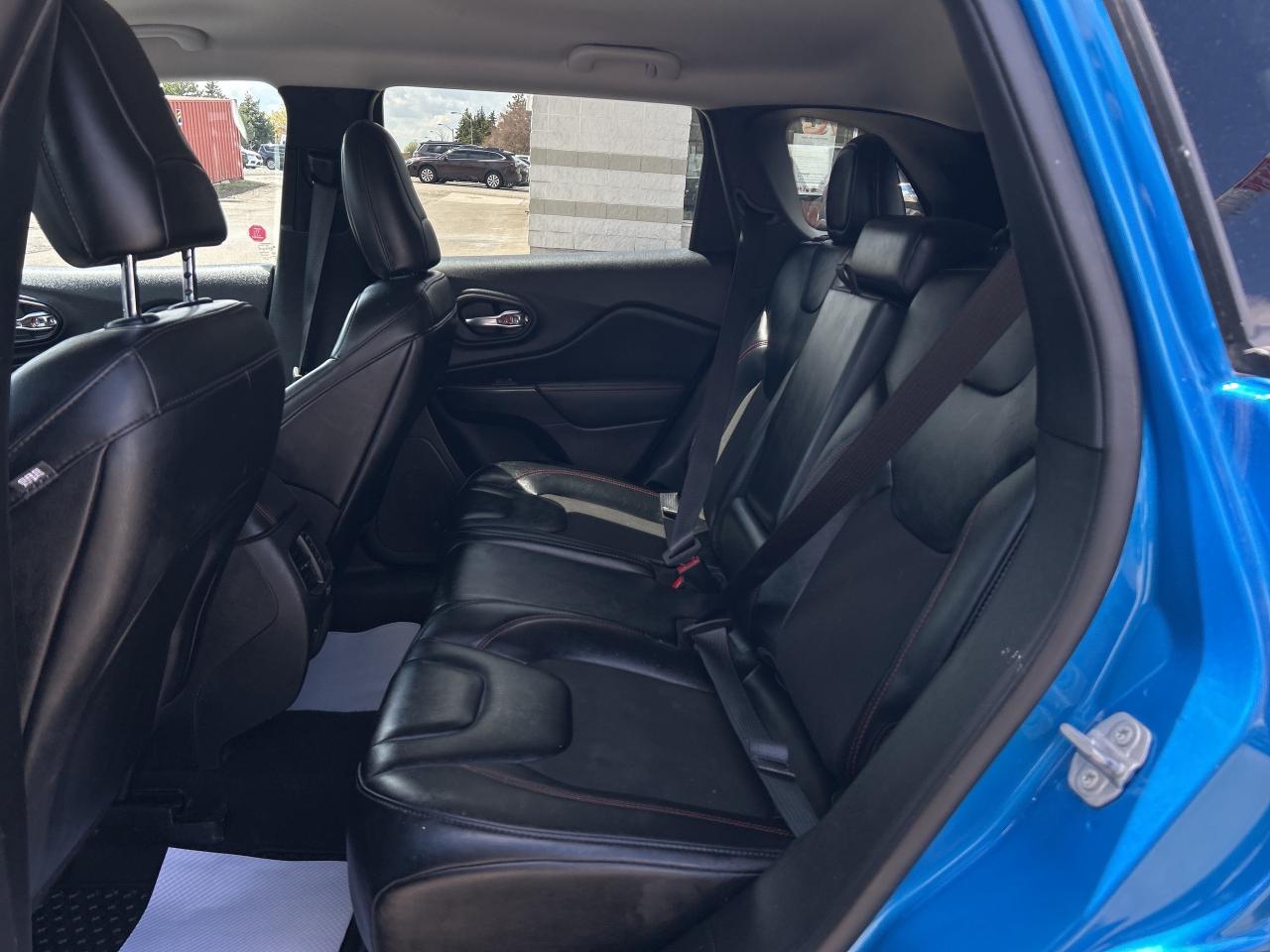 2022 Jeep Cherokee Trailhawk w/Navigation, Trailer Tow, Black Rims Photo