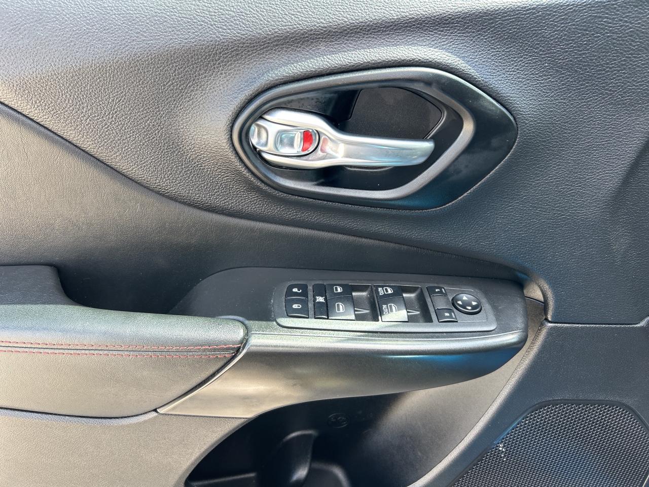 2022 Jeep Cherokee Trailhawk w/Navigation, Trailer Tow, Black Rims Photo