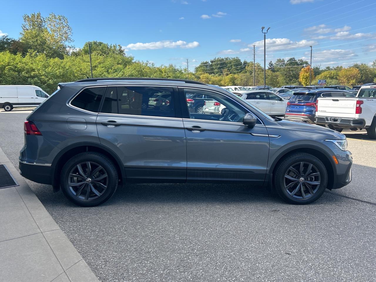 2023 Volkswagen Tiguan Comfortline   Leather   Pano Roof Photo