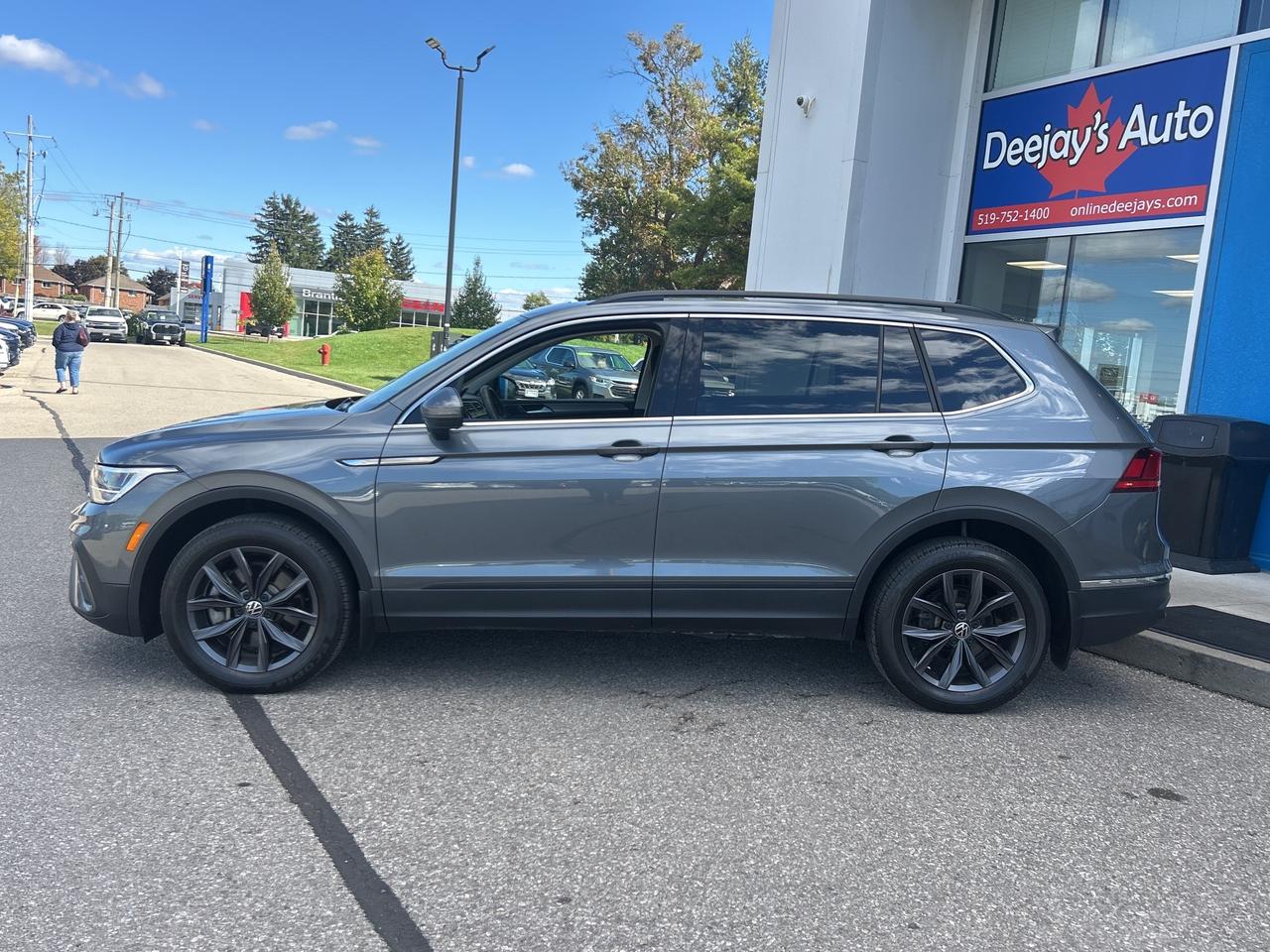 2023 Volkswagen Tiguan Comfortline   Leather   Pano Roof Photo