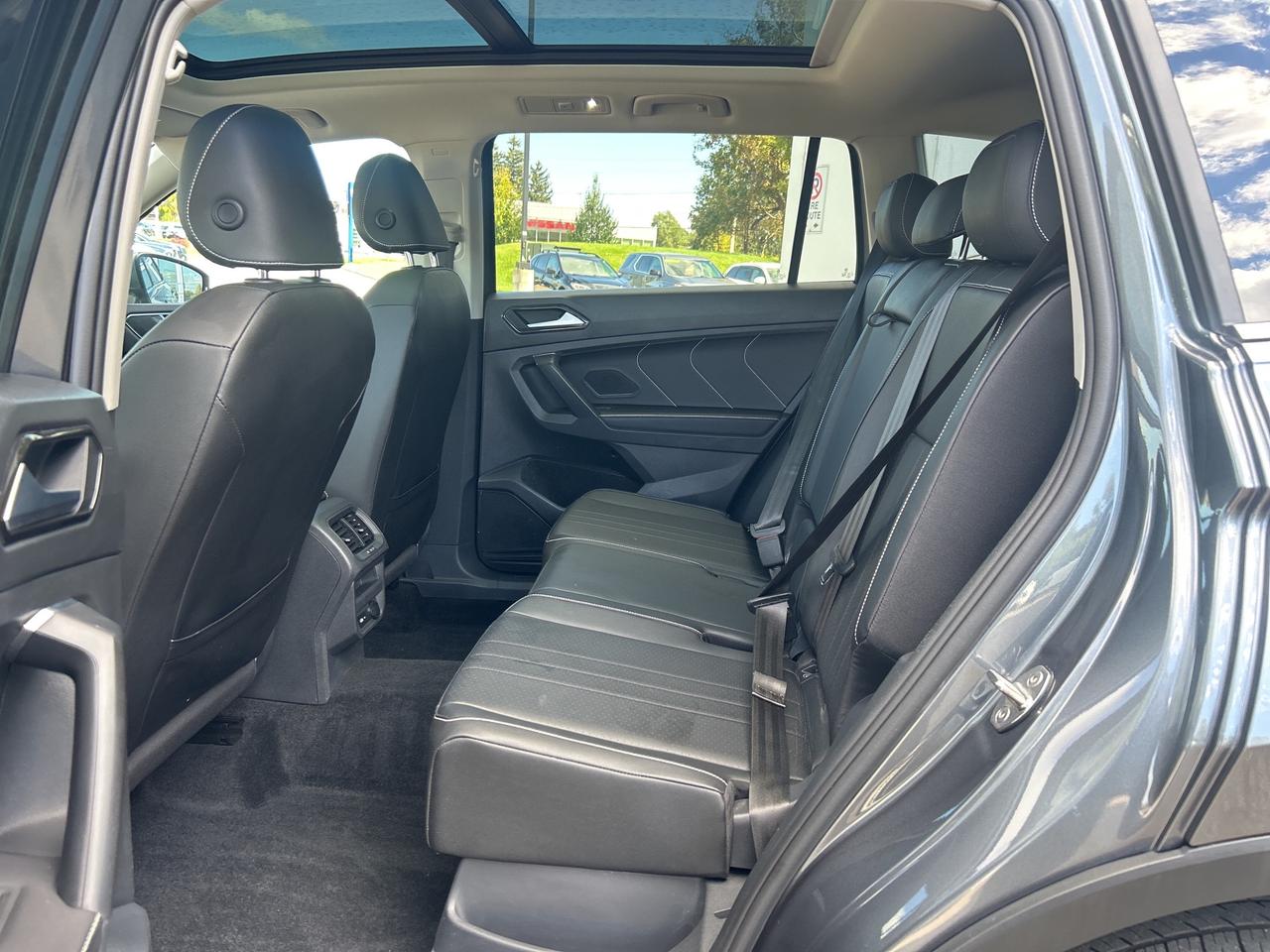 2023 Volkswagen Tiguan Comfortline   Leather   Pano Roof Photo