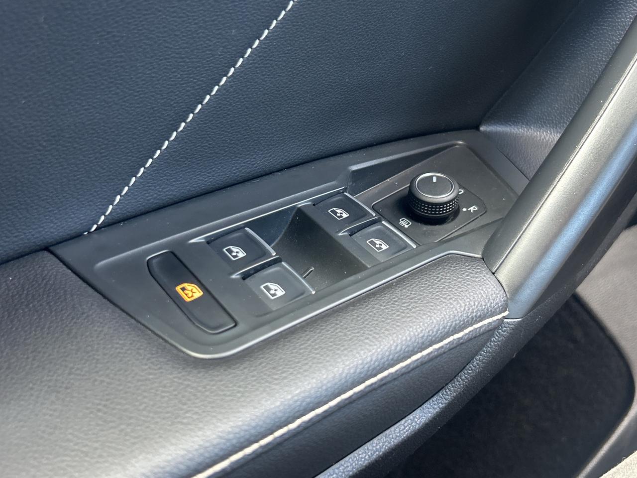 2023 Volkswagen Tiguan Comfortline   Leather   Pano Roof Photo