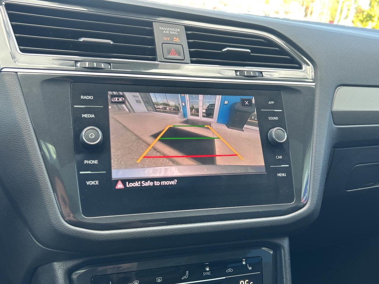 2023 Volkswagen Tiguan Comfortline   Leather   Pano Roof Photo