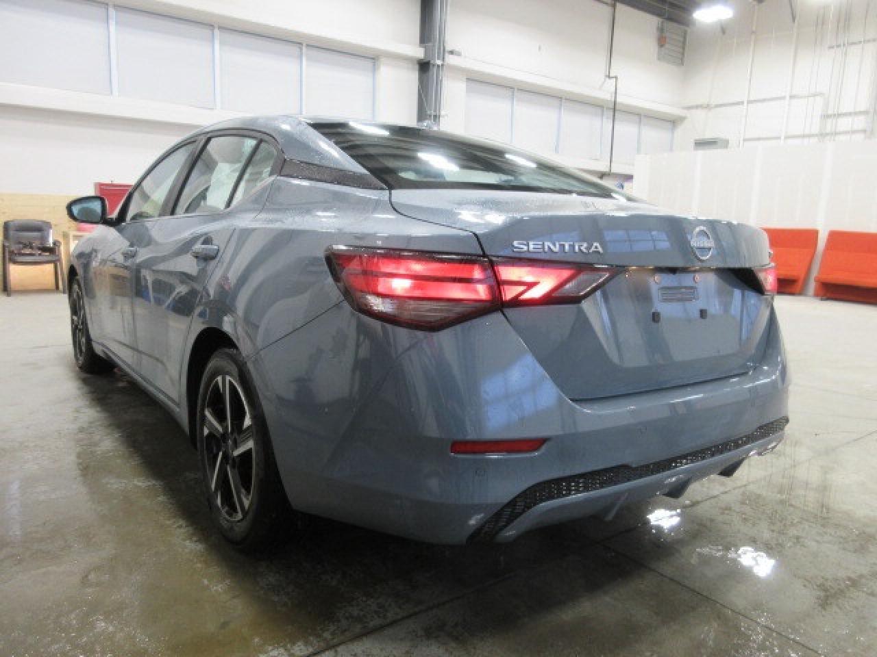 2024 Nissan Sentra SV, HTD. SEATS, ALLOYS, A/C, APPLE/ANDROID, 50K! Photo4