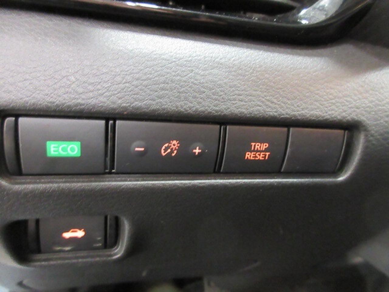 2024 Nissan Sentra SV, HTD. SEATS, ALLOYS, A/C, APPLE/ANDROID, 50K! Photo