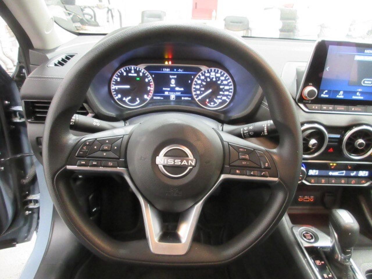 2024 Nissan Sentra SV, HTD. SEATS, ALLOYS, A/C, APPLE/ANDROID, 50K! Photo