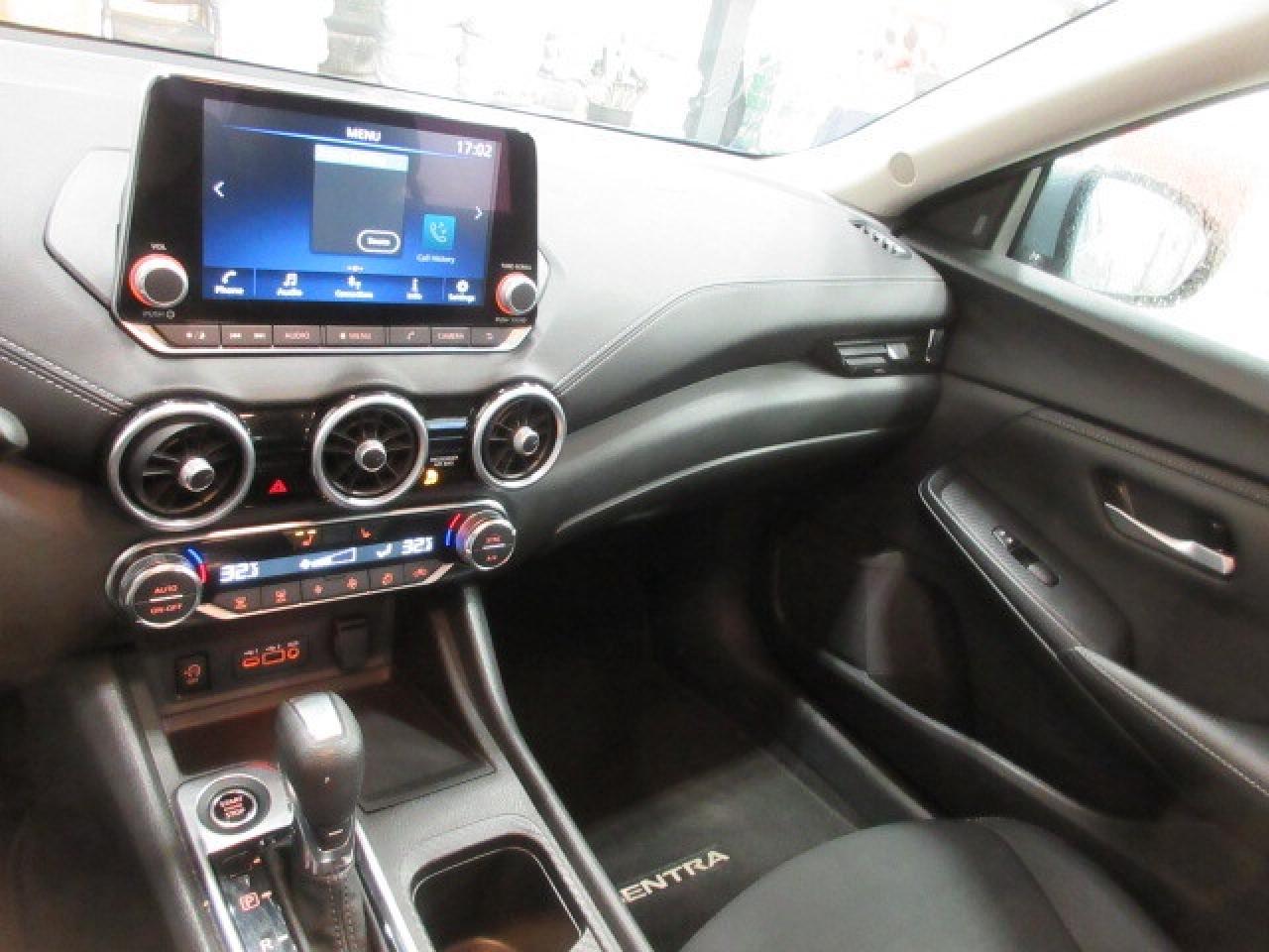 2024 Nissan Sentra SV, HTD. SEATS, ALLOYS, A/C, APPLE/ANDROID, 50K! Photo