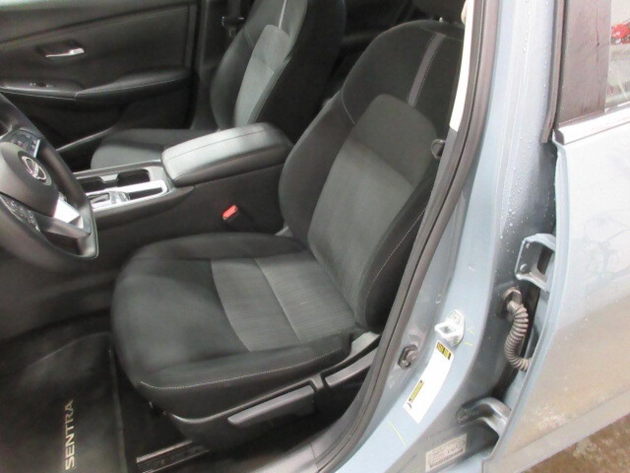 2024 Nissan Sentra SV, HTD. SEATS, ALLOYS, A/C, APPLE/ANDROID, 50K! Photo