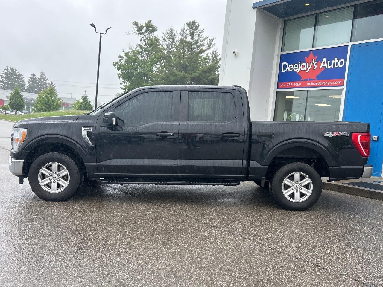 2022 Ford F-150 XLT SuperCrew 5.5' Box   5 Pass   Clean Carfax Photo