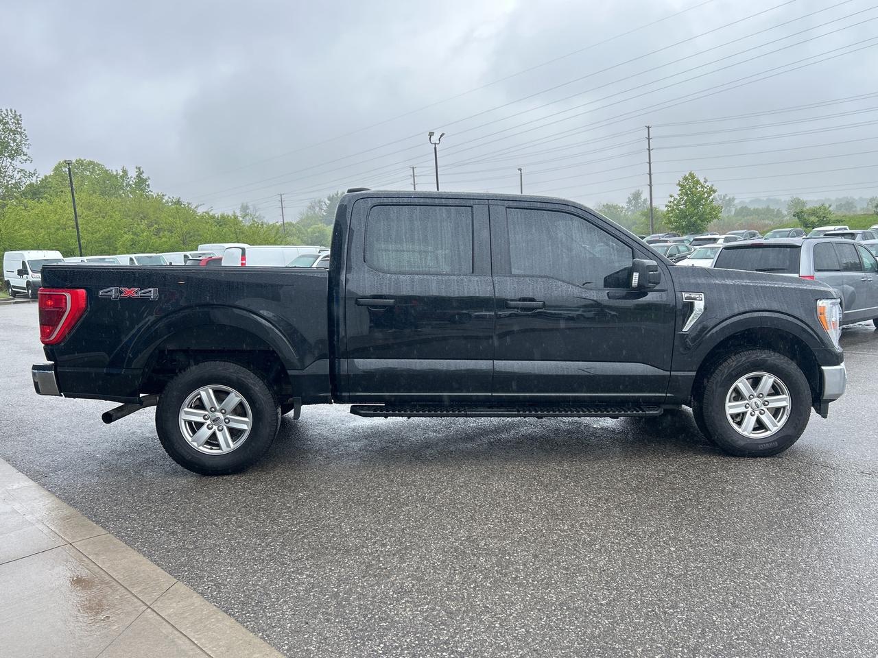 2022 Ford F-150 XLT SuperCrew 5.5' Box   5 Pass   Clean Carfax Photo2