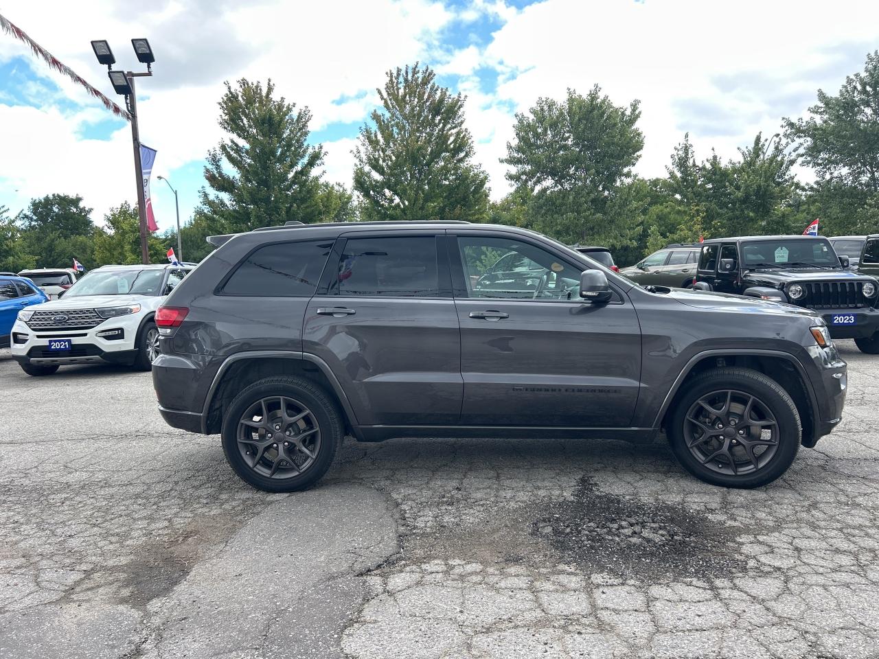 2021 Jeep Grand Cherokee 80th Anniversary Edition 4x4 Photo3