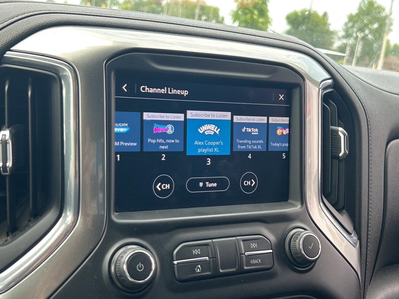 2021 Chevrolet Silverado 1500 LT 5.3L Crew Cab 147 " WB   6 Pass   Clean Carfax Photo