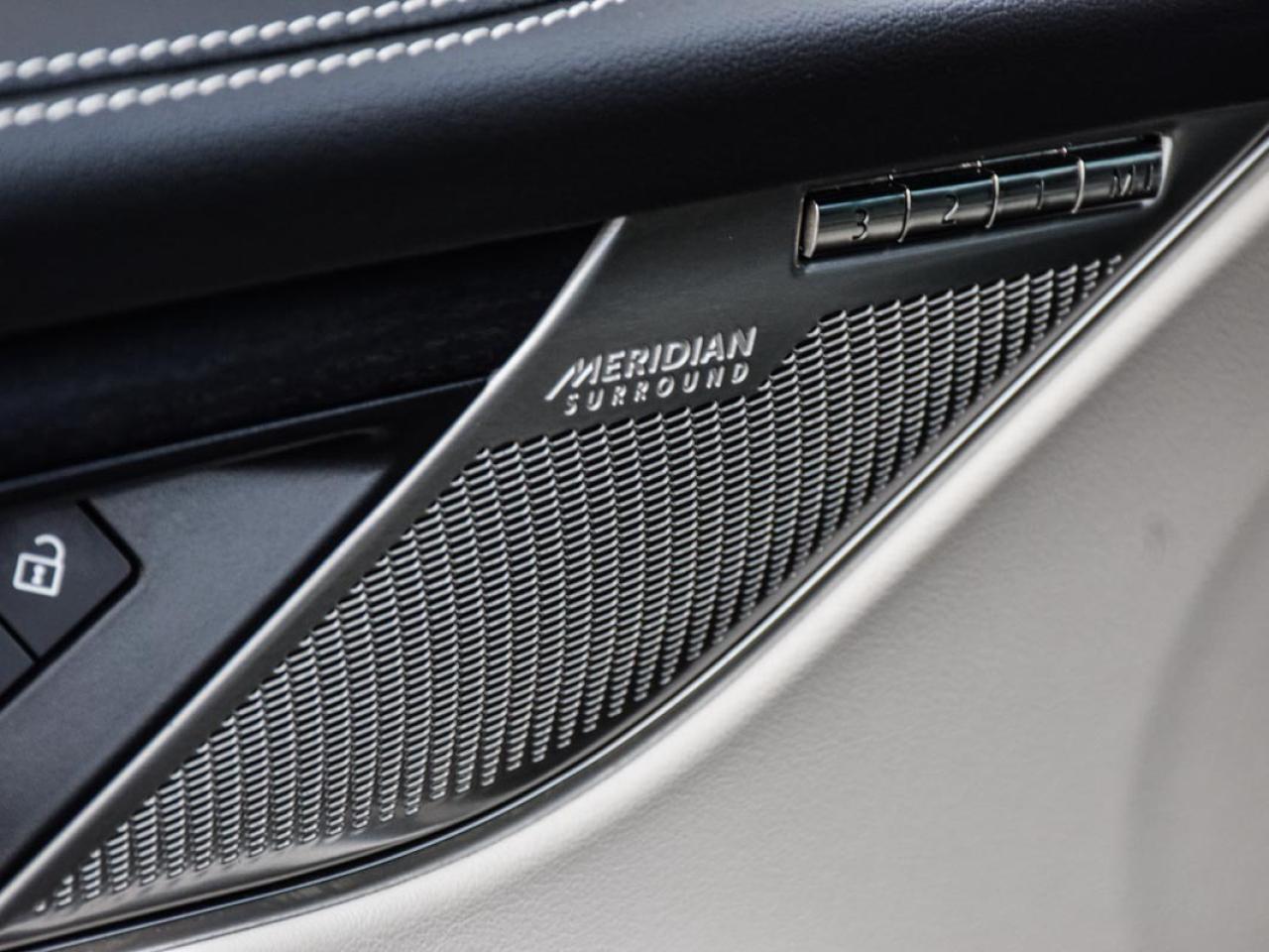 2023 Jaguar F-PACE ULTRA LOW KM's LOADED PERFOMRANCE SEATS + + Photo