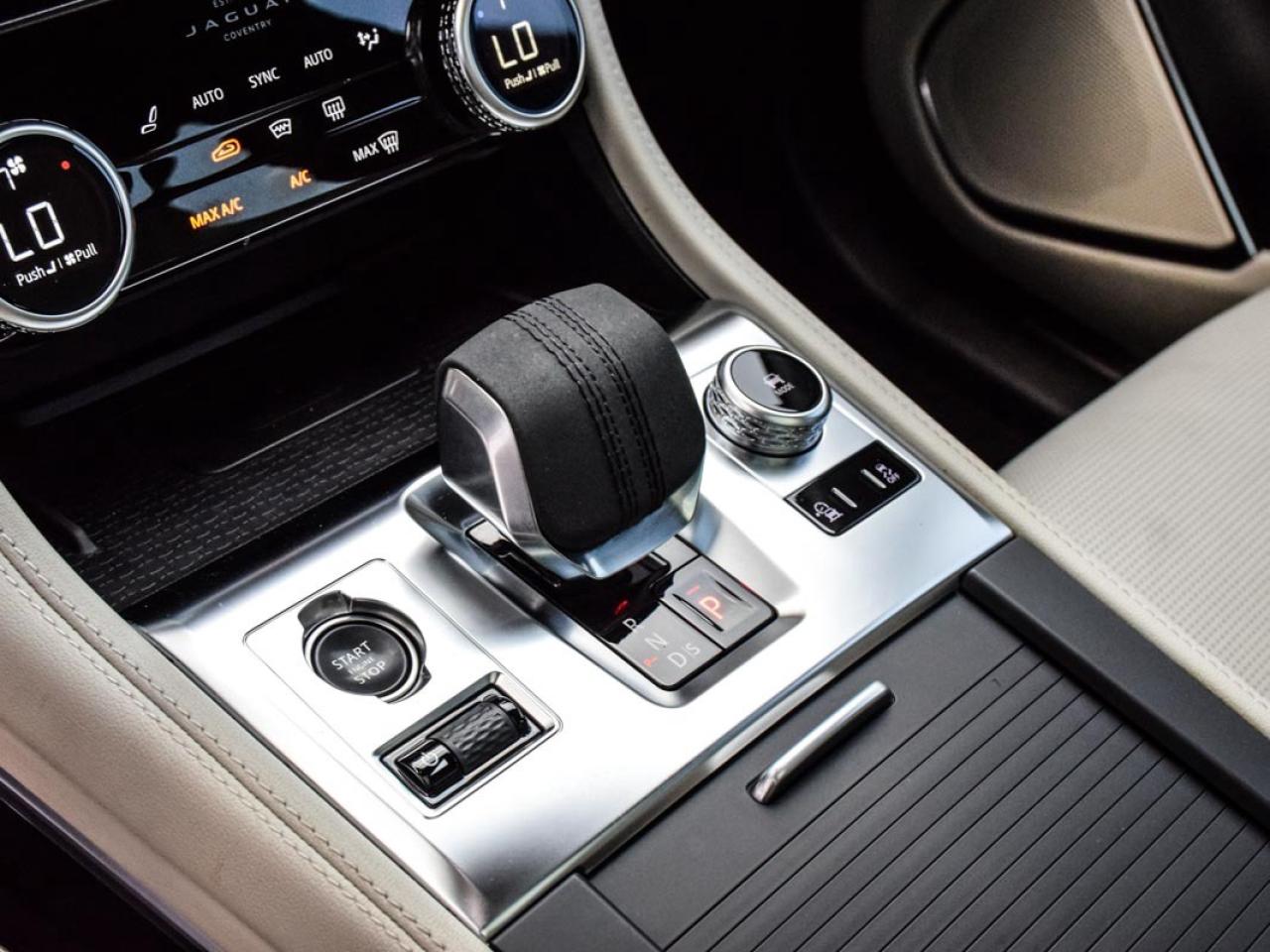 2023 Jaguar F-PACE ULTRA LOW KM's LOADED PERFOMRANCE SEATS + + Photo