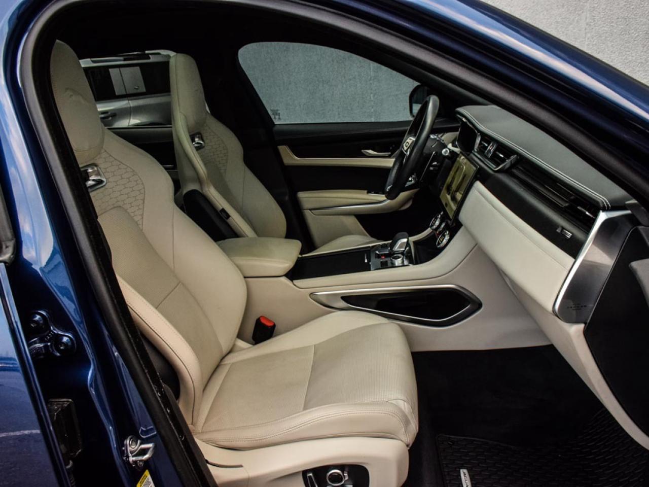 2023 Jaguar F-PACE ULTRA LOW KM's LOADED PERFOMRANCE SEATS + + Photo