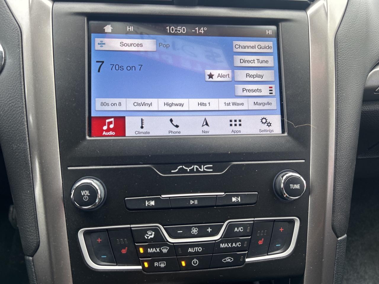 2019 Ford Fusion Hybrid SE   Navigation   Low Km   Clean Carfax Photo