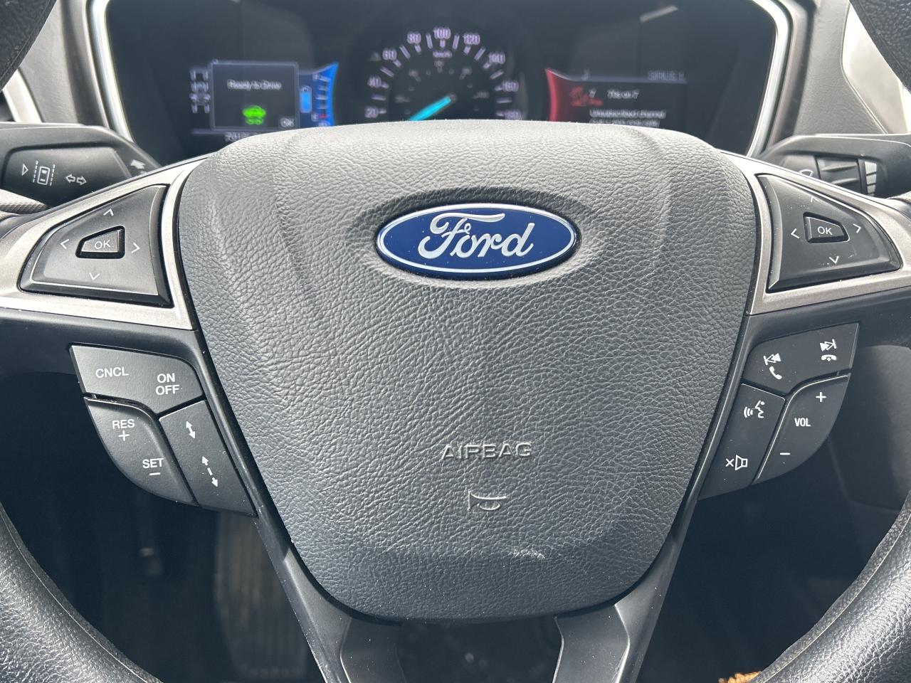 2019 Ford Fusion Hybrid SE   Navigation   Low Km   Clean Carfax Photo