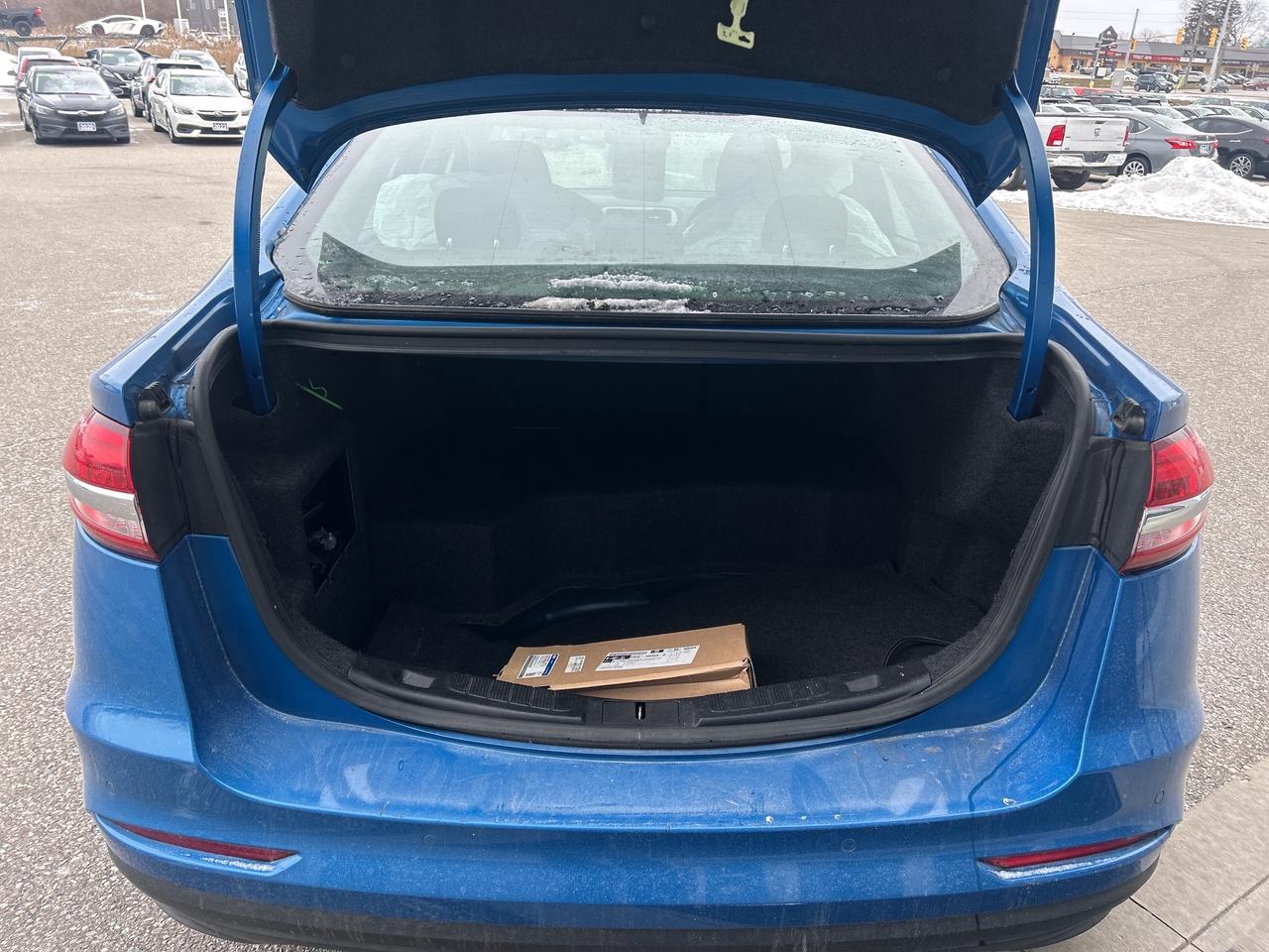 2019 Ford Fusion Hybrid SE   Navigation   Low Km   Clean Carfax Photo