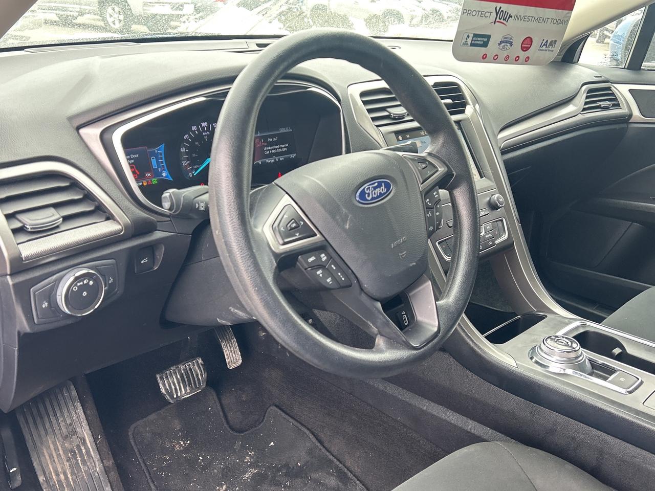 2019 Ford Fusion Hybrid SE   Navigation   Low Km   Clean Carfax Photo