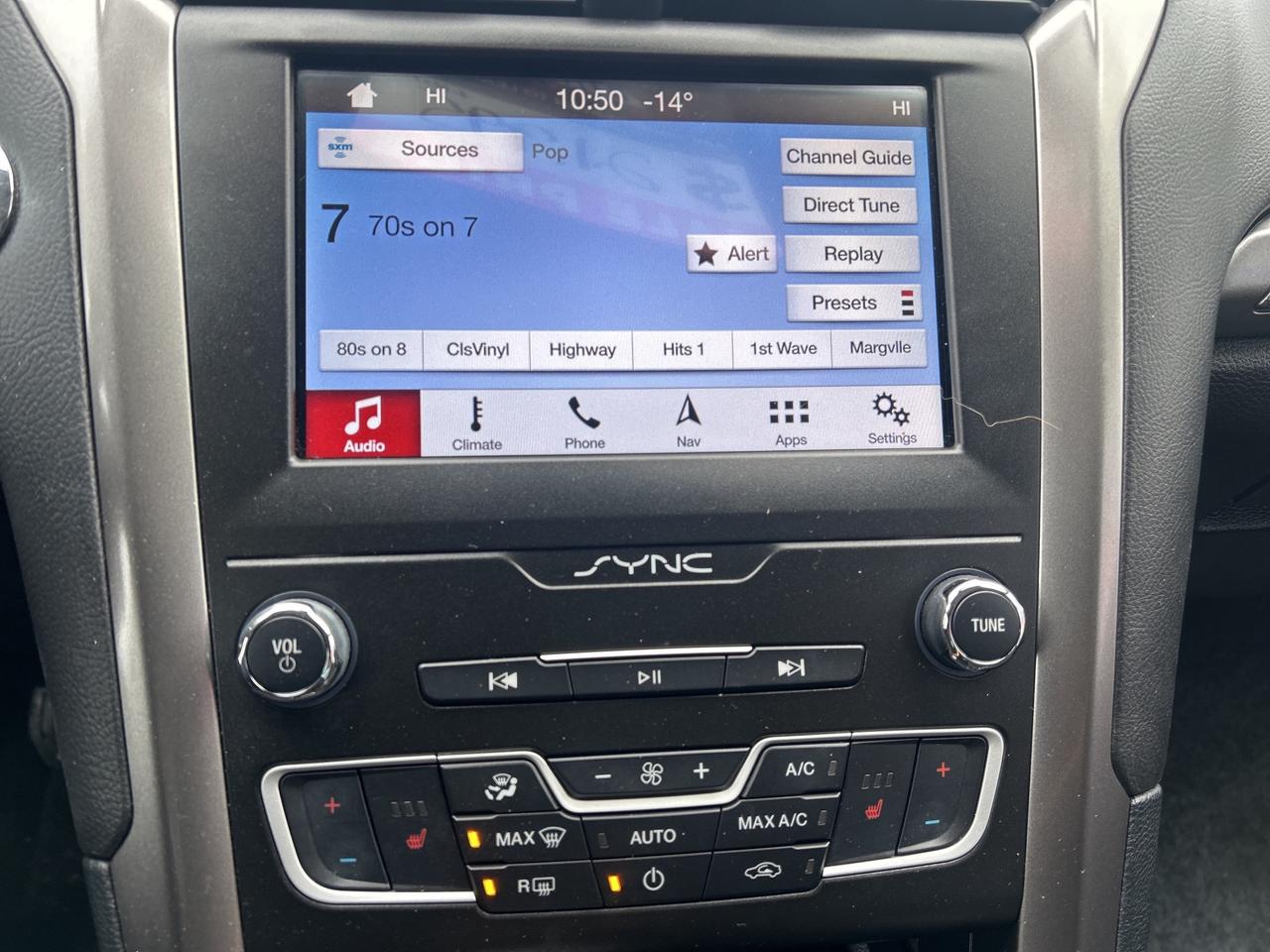 2019 Ford Fusion Hybrid SE   Navigation   Low Km   Clean Carfax Photo