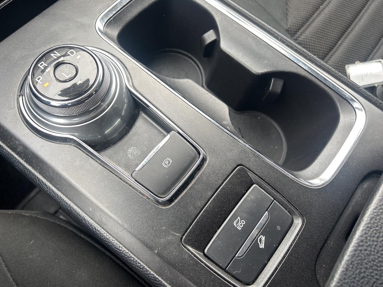 2019 Ford Fusion Hybrid SE   Navigation   Low Km   Clean Carfax Photo