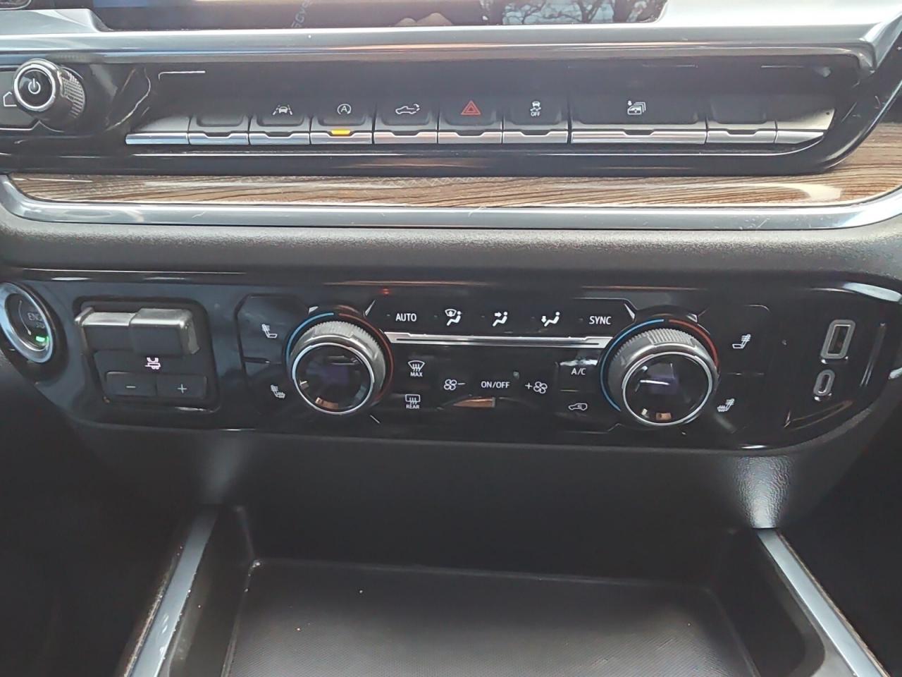 2023 Chevrolet Silverado 1500 NO ACCIDENTS / LEATHER / DIGITAL DASH / CARPLAY / Photo