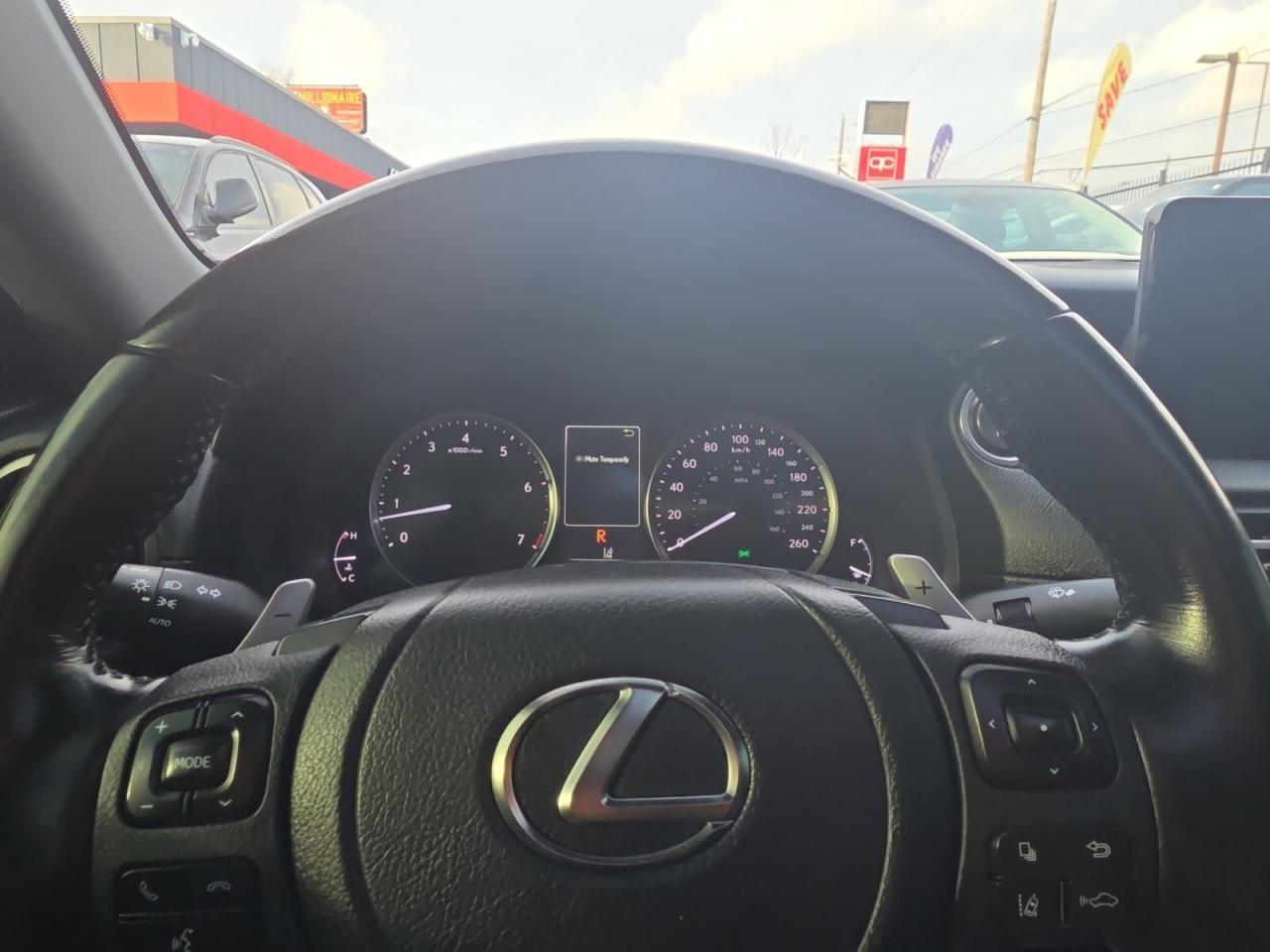 2022 Lexus IS IS 300 AWD * NO ACCIDENTS / 1 OWNER / ROOF / DRIVE Photo