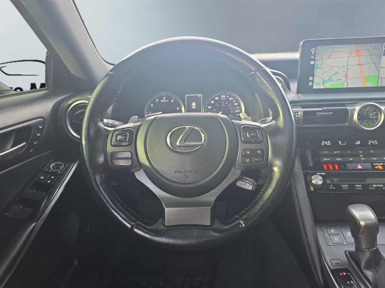 2022 Lexus IS IS 300 AWD * NO ACCIDENTS / 1 OWNER / ROOF / DRIVE Photo