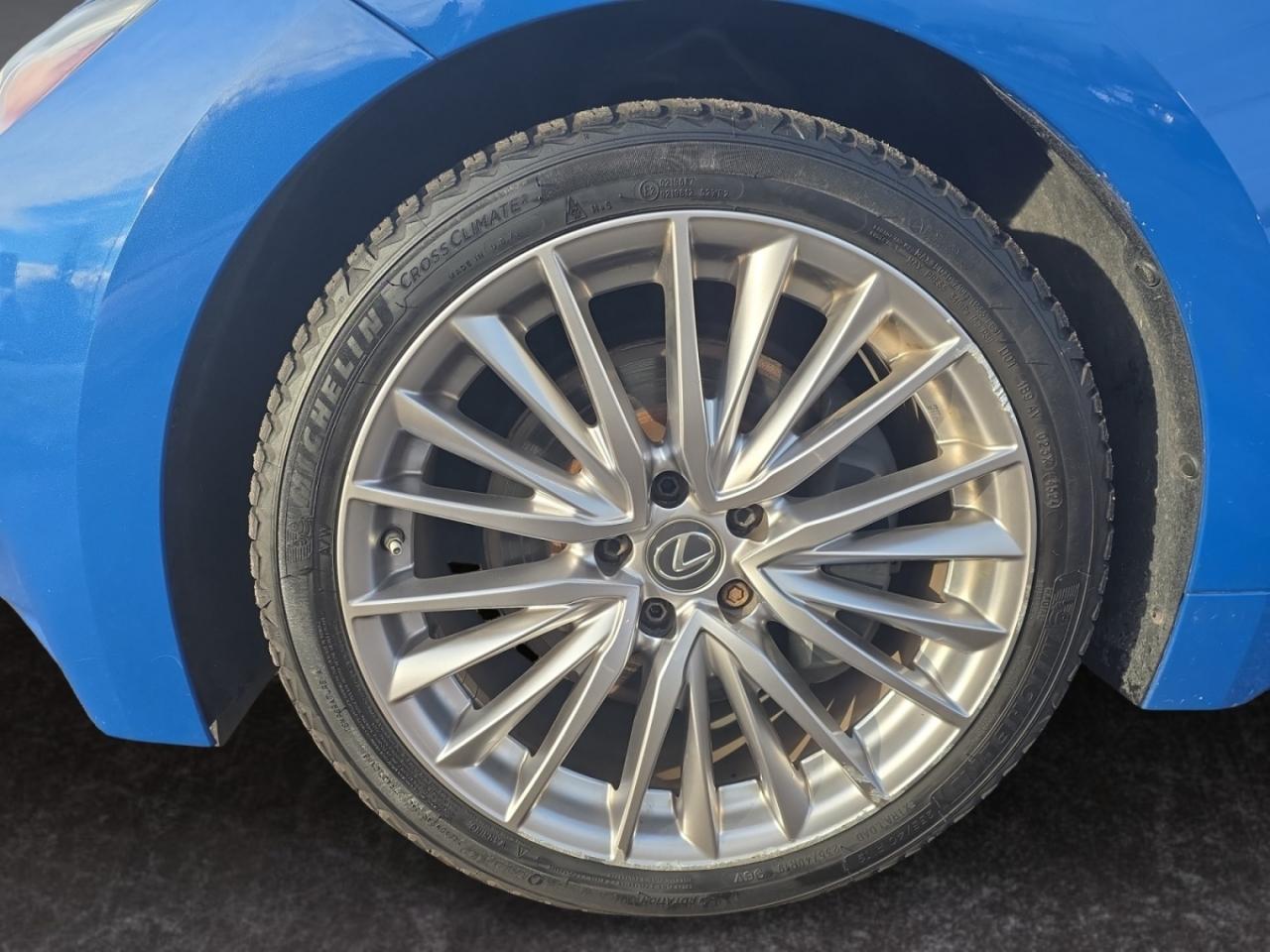 2022 Lexus IS IS 300 AWD * NO ACCIDENTS / 1 OWNER / ROOF / DRIVE Photo