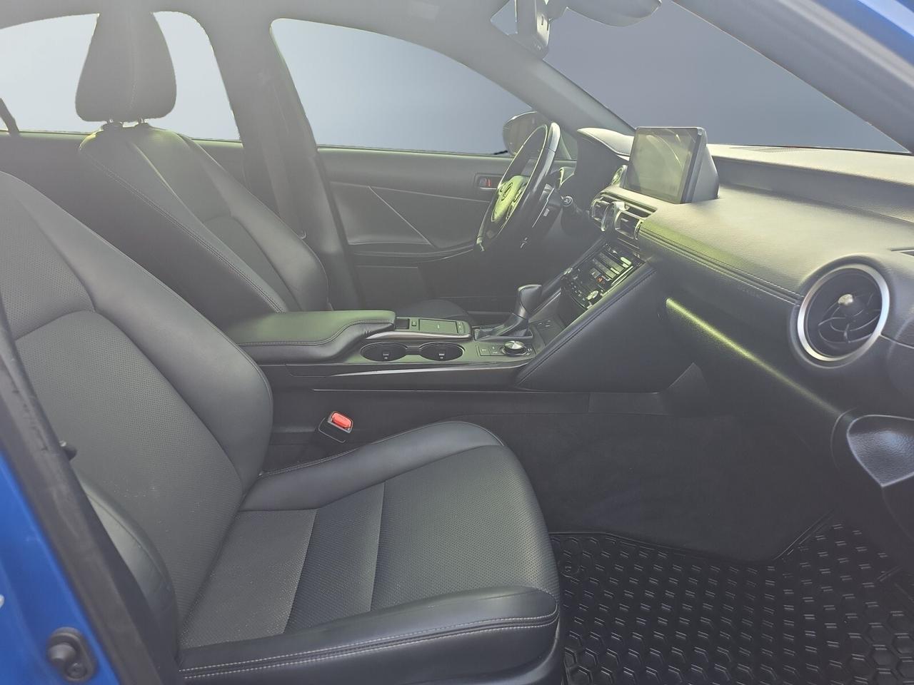 2022 Lexus IS IS 300 AWD * NO ACCIDENTS / 1 OWNER / ROOF / DRIVE Photo