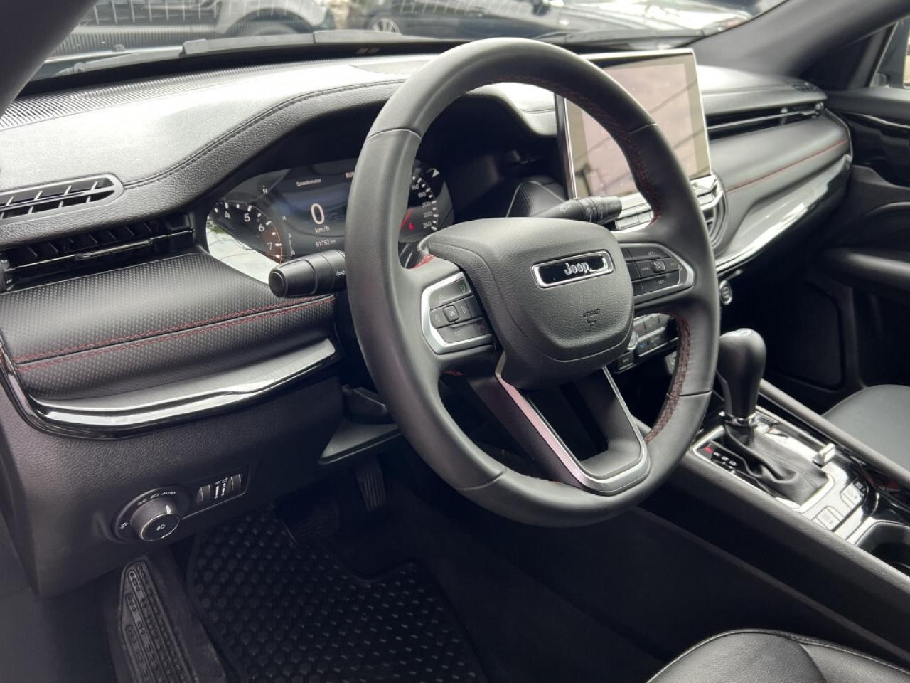 2024 Jeep Compass Trailhawk 4x4 * CARPLAY / CAMERA / LEATHER / LANE Photo