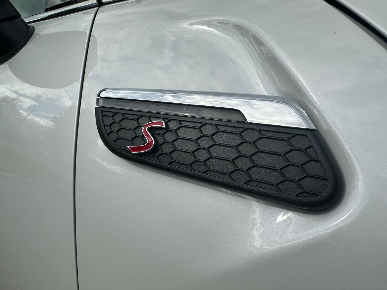 2024 MINI 5 Door Cooper S * NO ACCIDENTS / NAVI / PANORAMIC / CARPL Photo