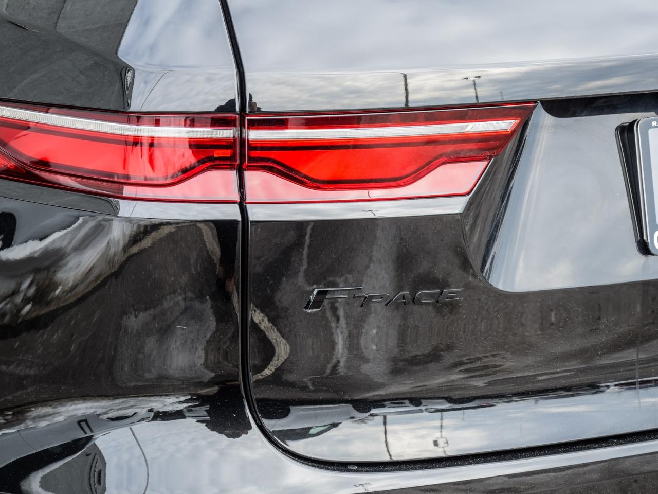 2023 Jaguar F-PACE S/ONE OWNER/DEALER MAINTAINED/EXECUTIVE FLEET Photo