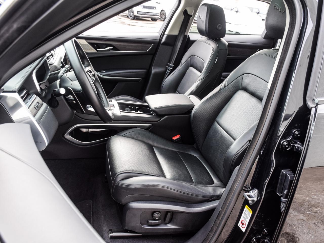 2023 Jaguar F-PACE S/ONE OWNER/DEALER MAINTAINED/EXECUTIVE FLEET Photo