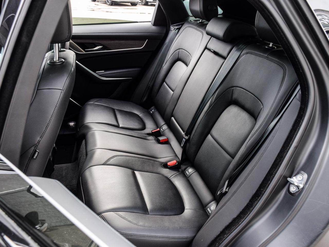 2023 Jaguar F-PACE S/ONE OWNER/DEALER MAINTAINED/EXECUTIVE FLEET Photo