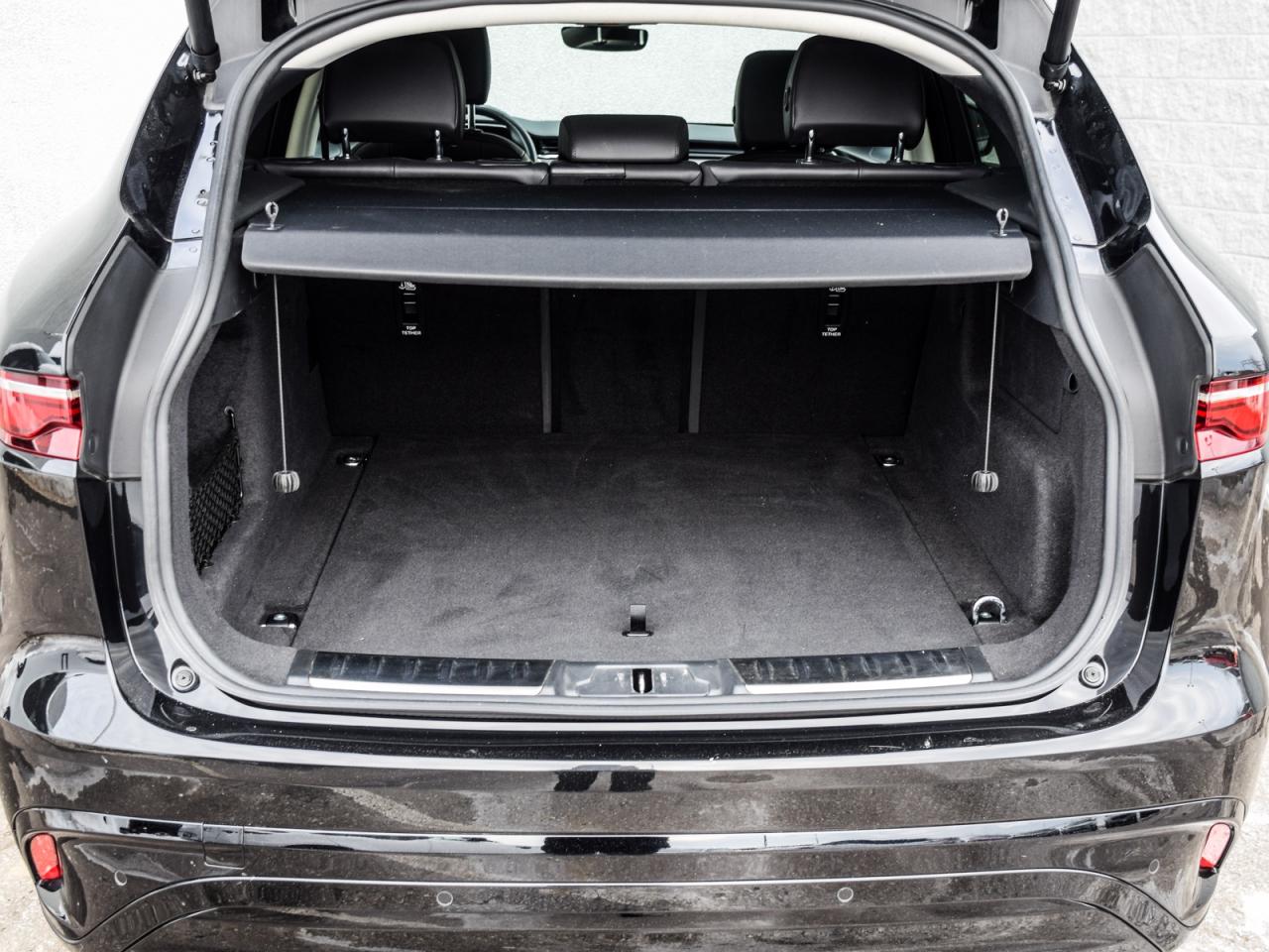 2023 Jaguar F-PACE S/ONE OWNER/DEALER MAINTAINED/EXECUTIVE FLEET Photo