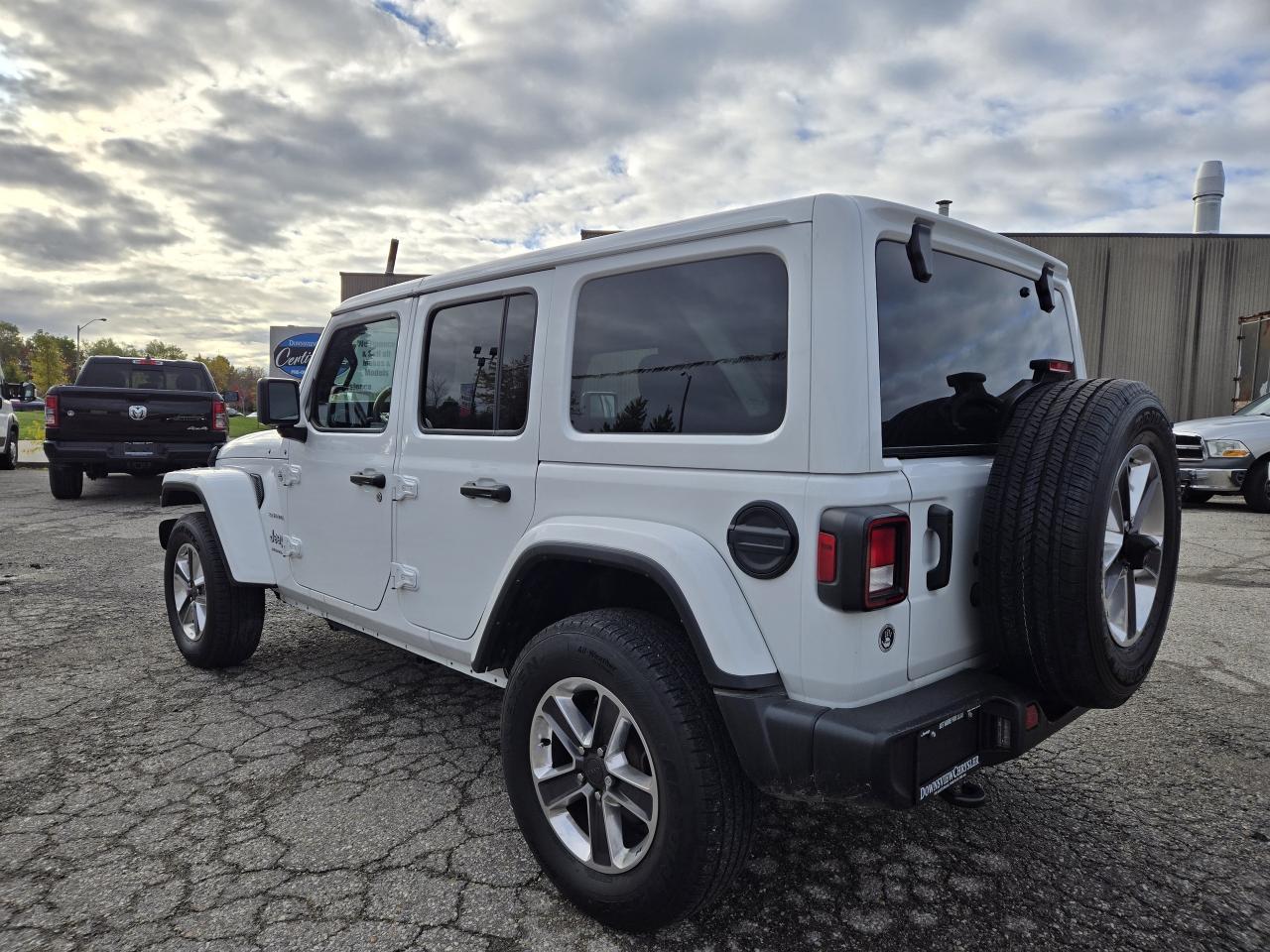2023 Jeep Wrangler Sahara 4 Door 4x4 w/Body Colour Hard Top Photo