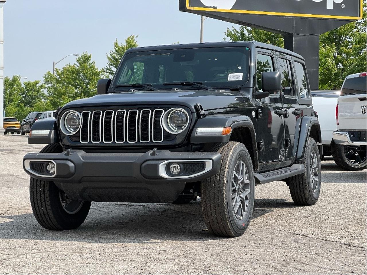 2025 Jeep Wrangler Sahara 4x4 w/Technology Group, Side Steps Photo