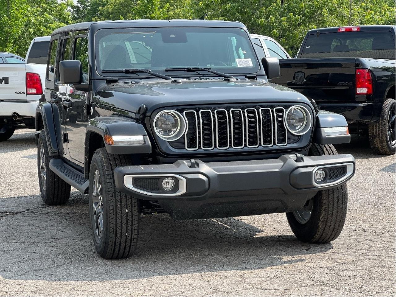 2025 Jeep Wrangler Sahara 4x4 w/Technology Group, Side Steps Photo