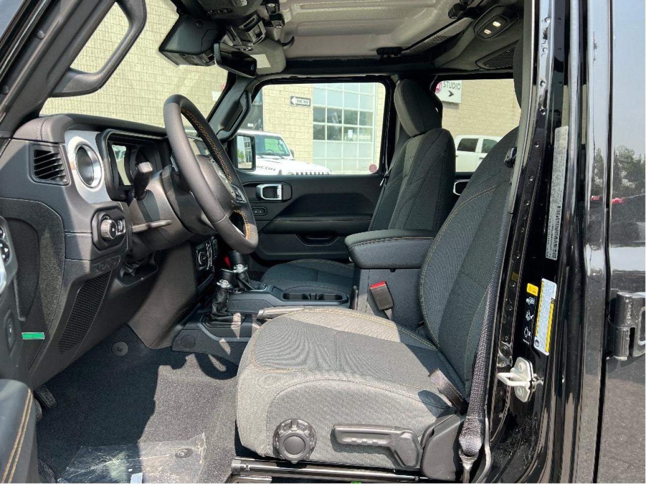 2025 Jeep Wrangler Sahara 4x4 w/Technology Group, Side Steps Photo