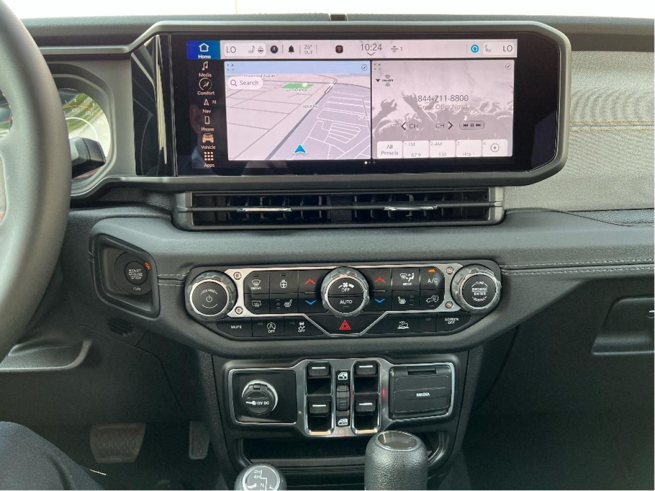 2025 Jeep Wrangler Sahara 4x4 w/Technology Group, Side Steps Photo