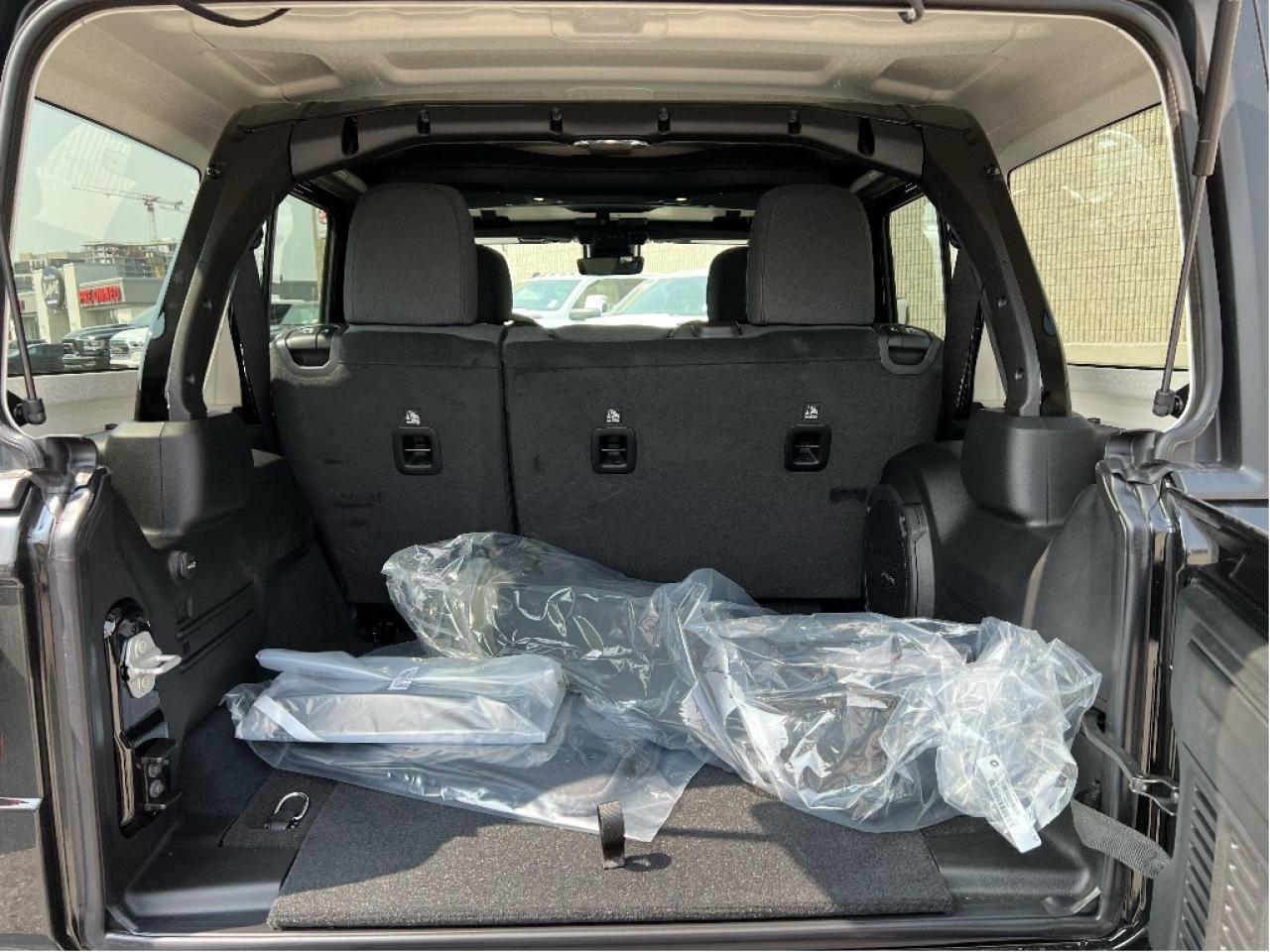 2025 Jeep Wrangler Sahara 4x4 w/Technology Group, Side Steps Photo