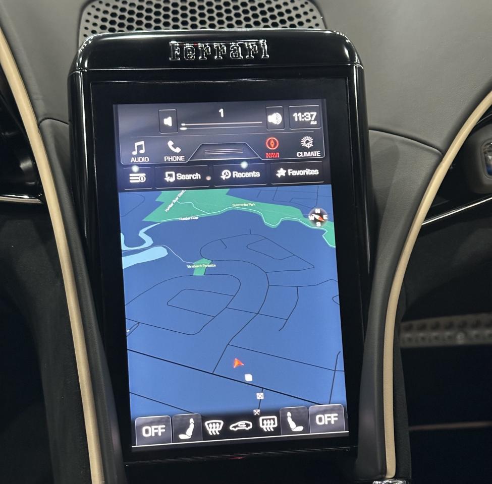 2021 Ferrari Roma 612 HP / VERY LOW KM / 1 OWNER / NO ACCIDENTS / 3. Photo