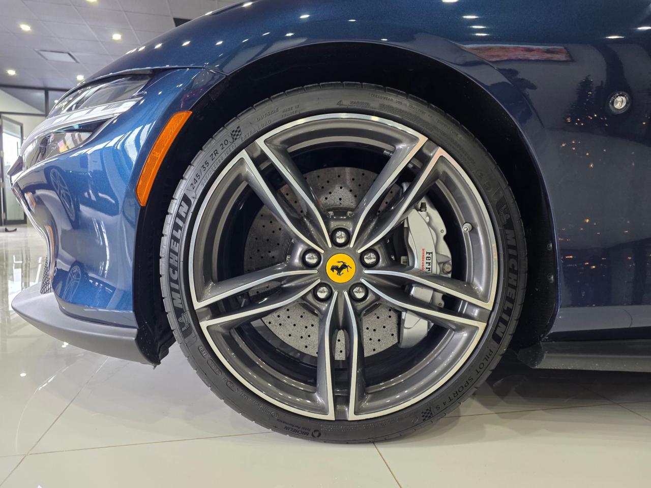 2021 Ferrari Roma 612 HP / VERY LOW KM / 1 OWNER / NO ACCIDENTS / 3. Photo